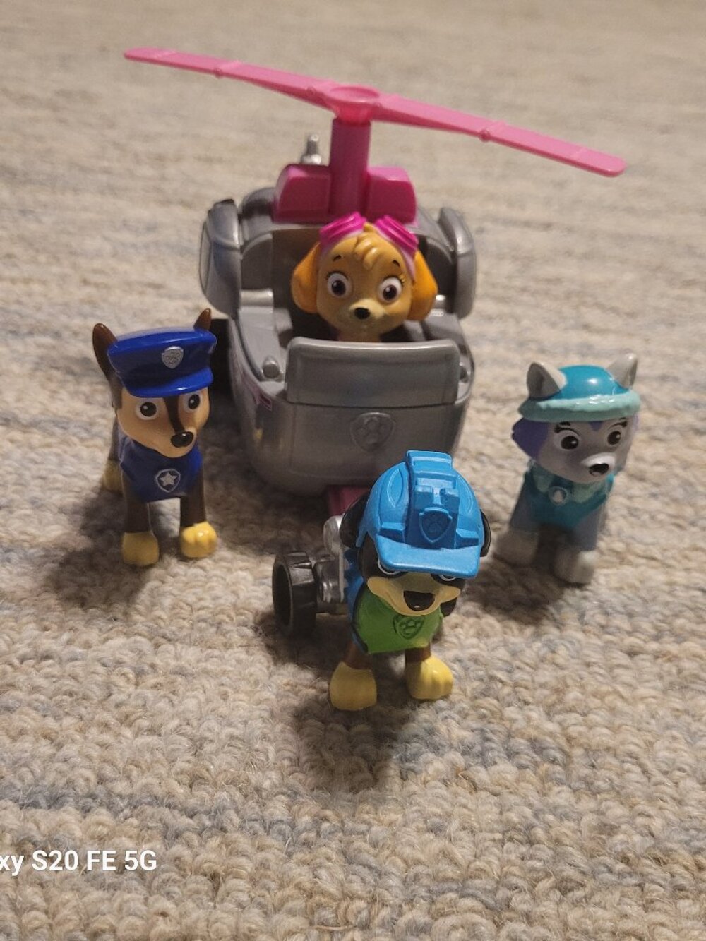 Paw Patrol Syke with her Helicopter and Friends